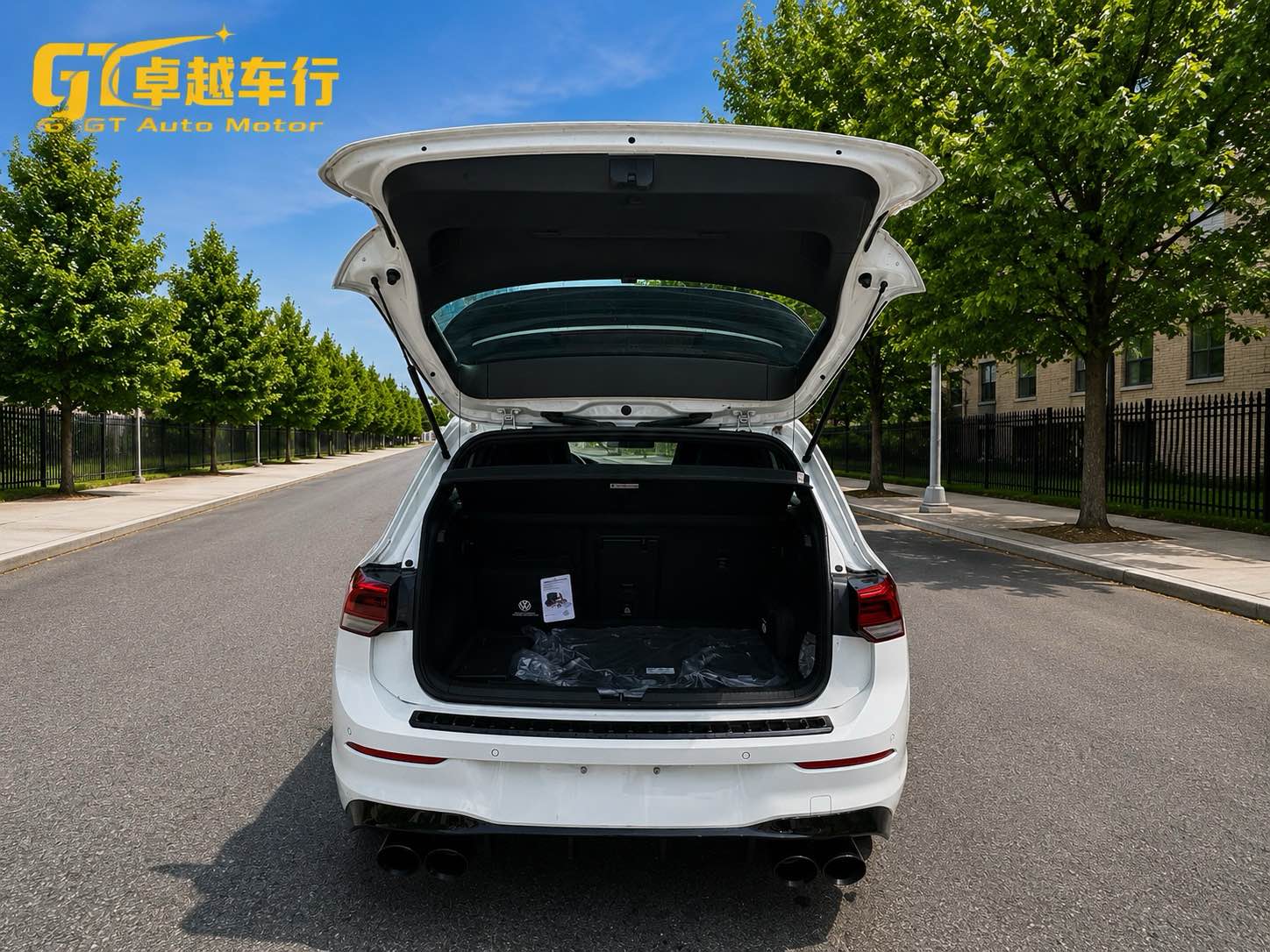 2024 Volkswagen Golf R photo 8