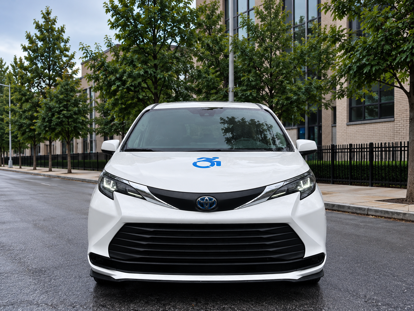 2025 Toyota SIENNA Wheelchair LE photo 5