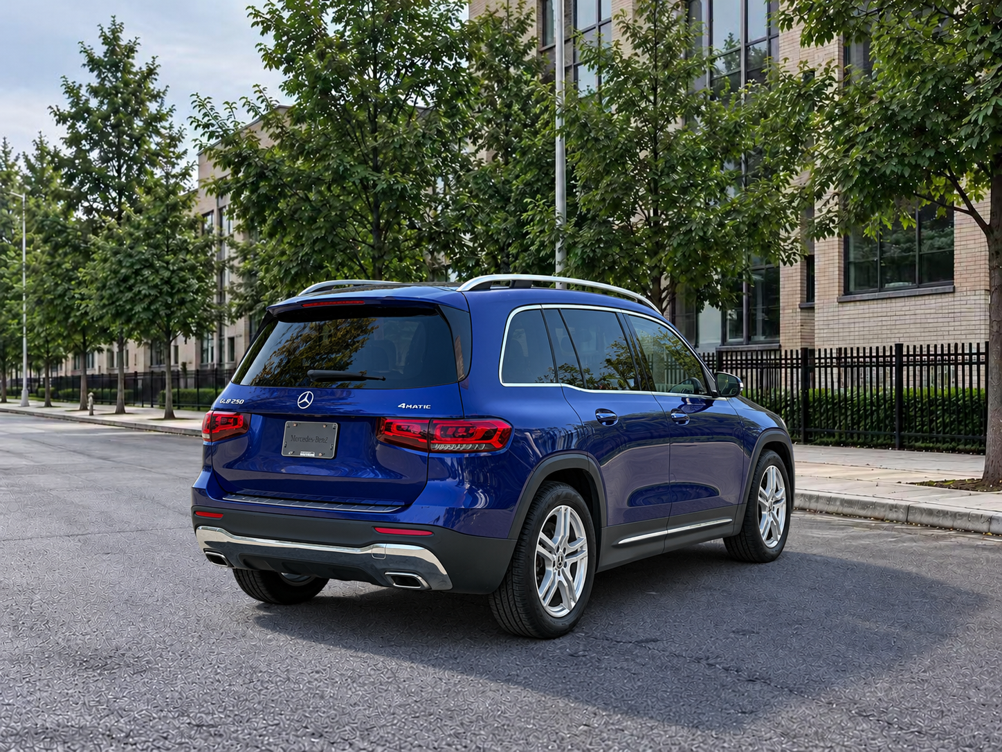 2021 Mercedes-Benz GLB photo 4
