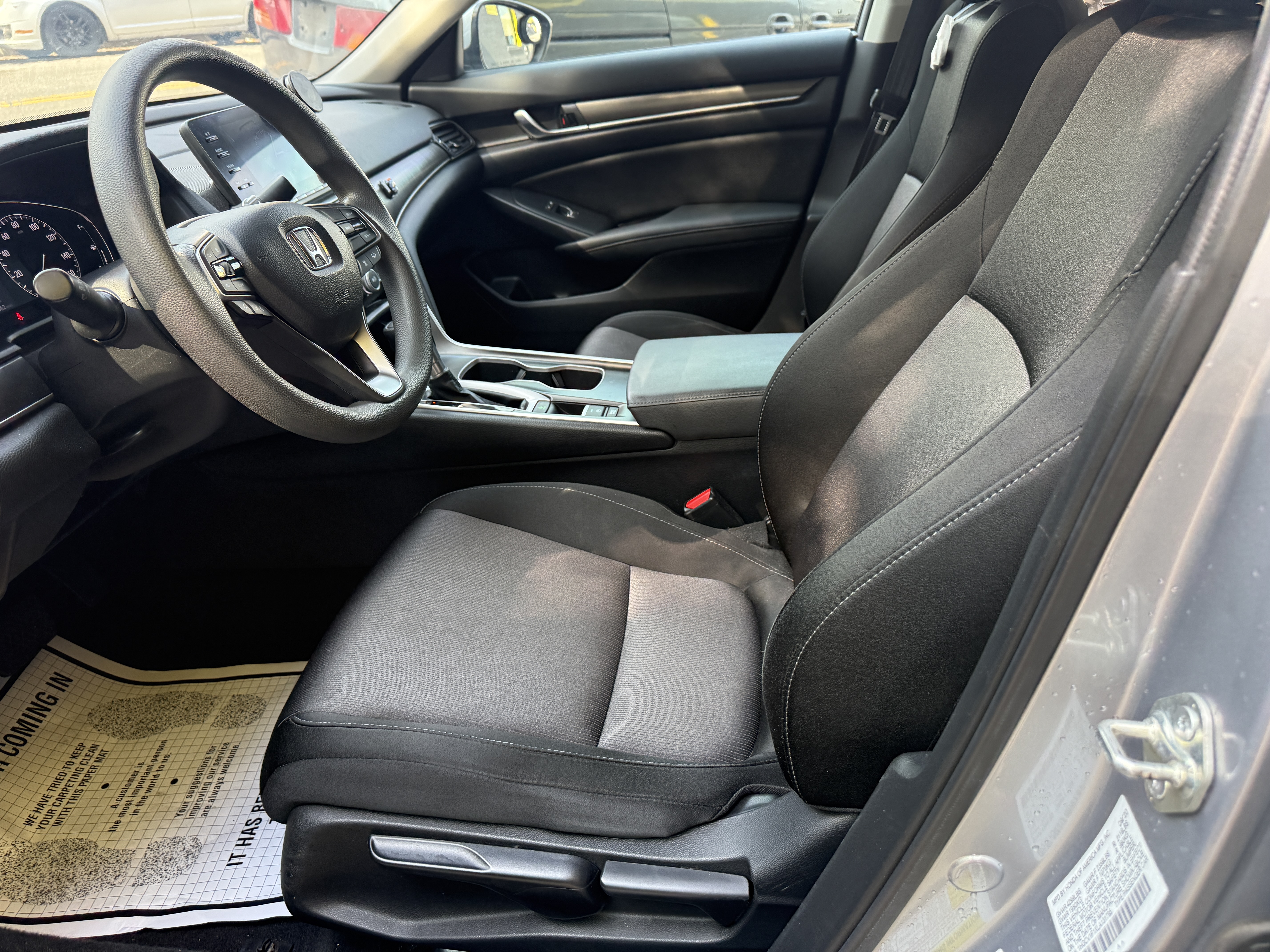 2020 HONDA ACCORD LX photo 12