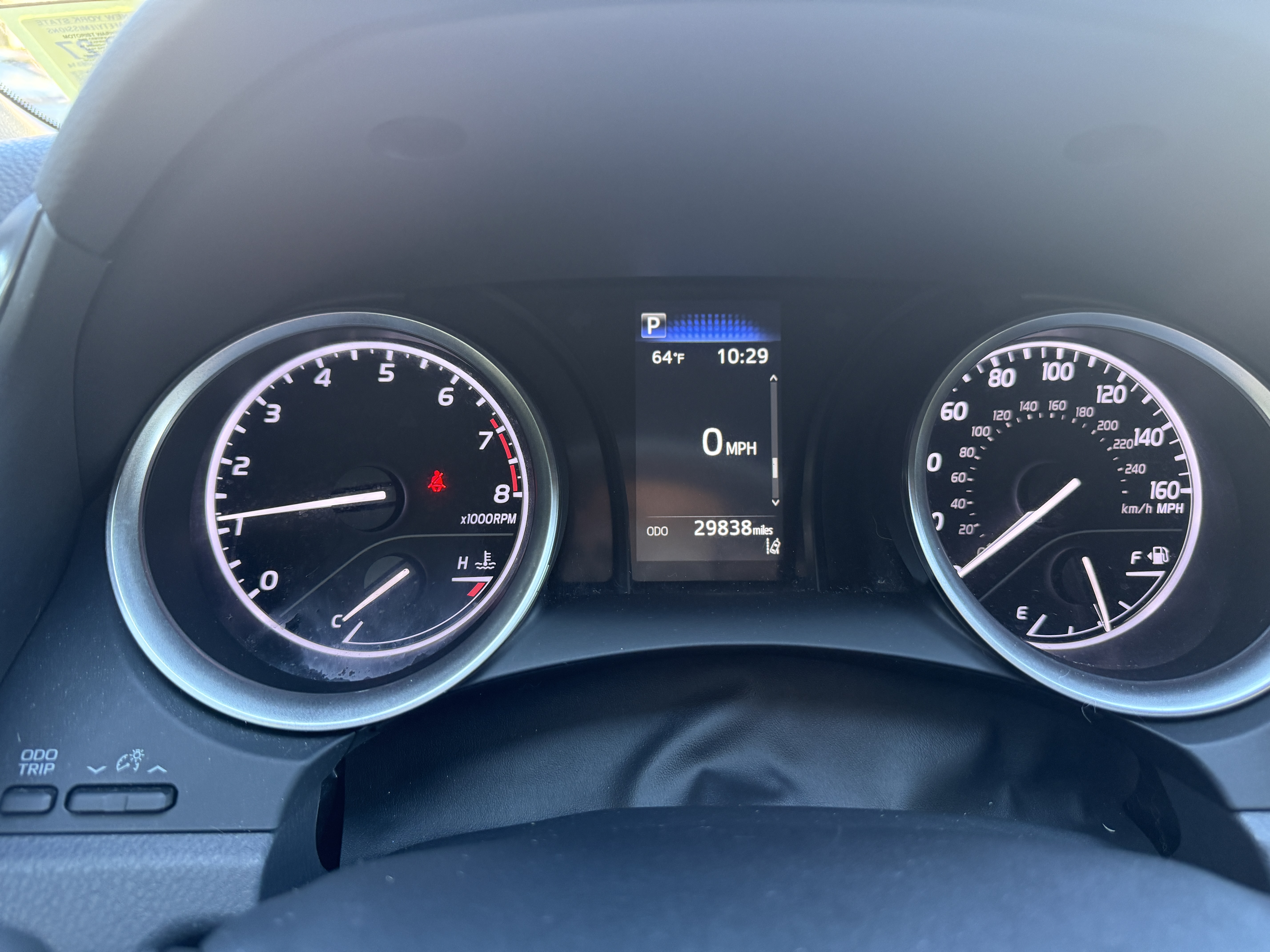 2021 TOYOTA CAMRY LE photo 8