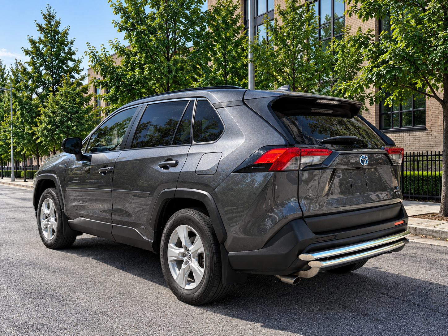 2021 TOYOTA RAV4 HYBIRD LE photo 4