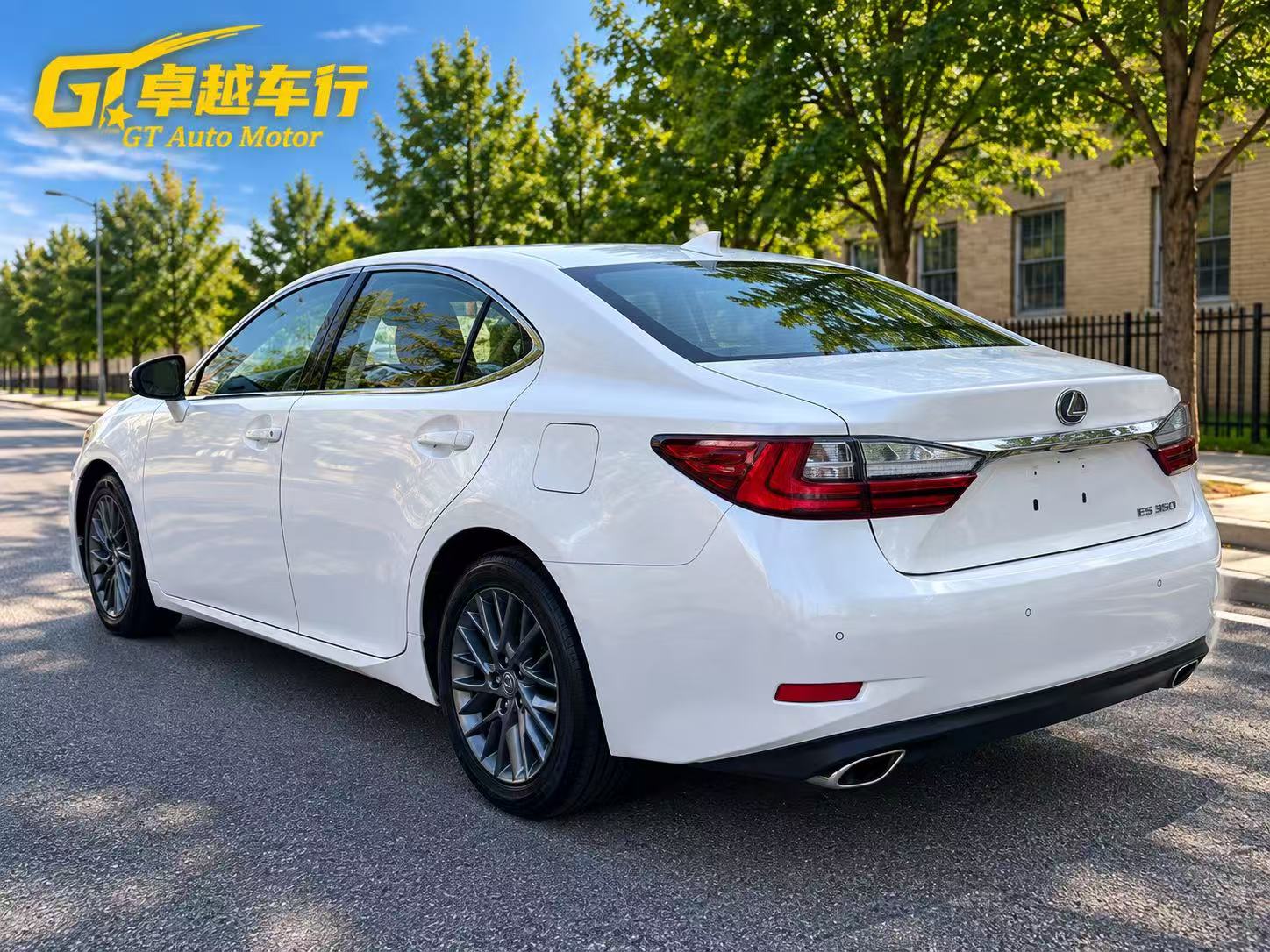 2018 LEXUS ES photo 3