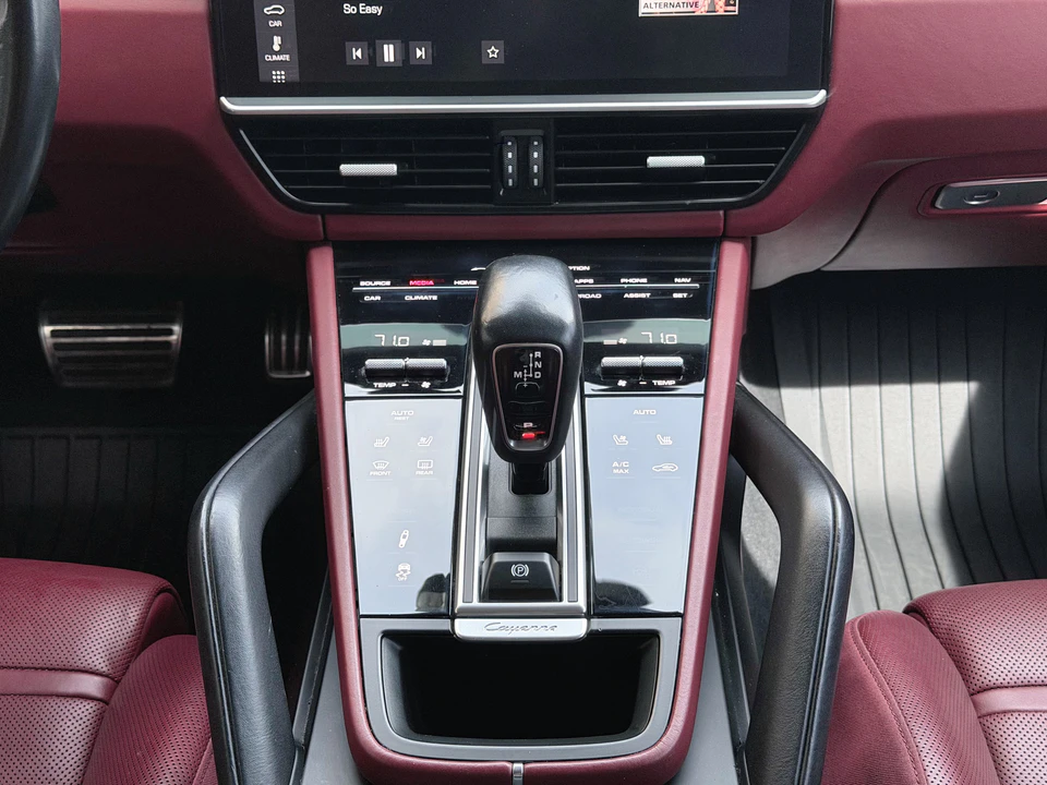 2019 PORSCHE CAYENNE S photo 10