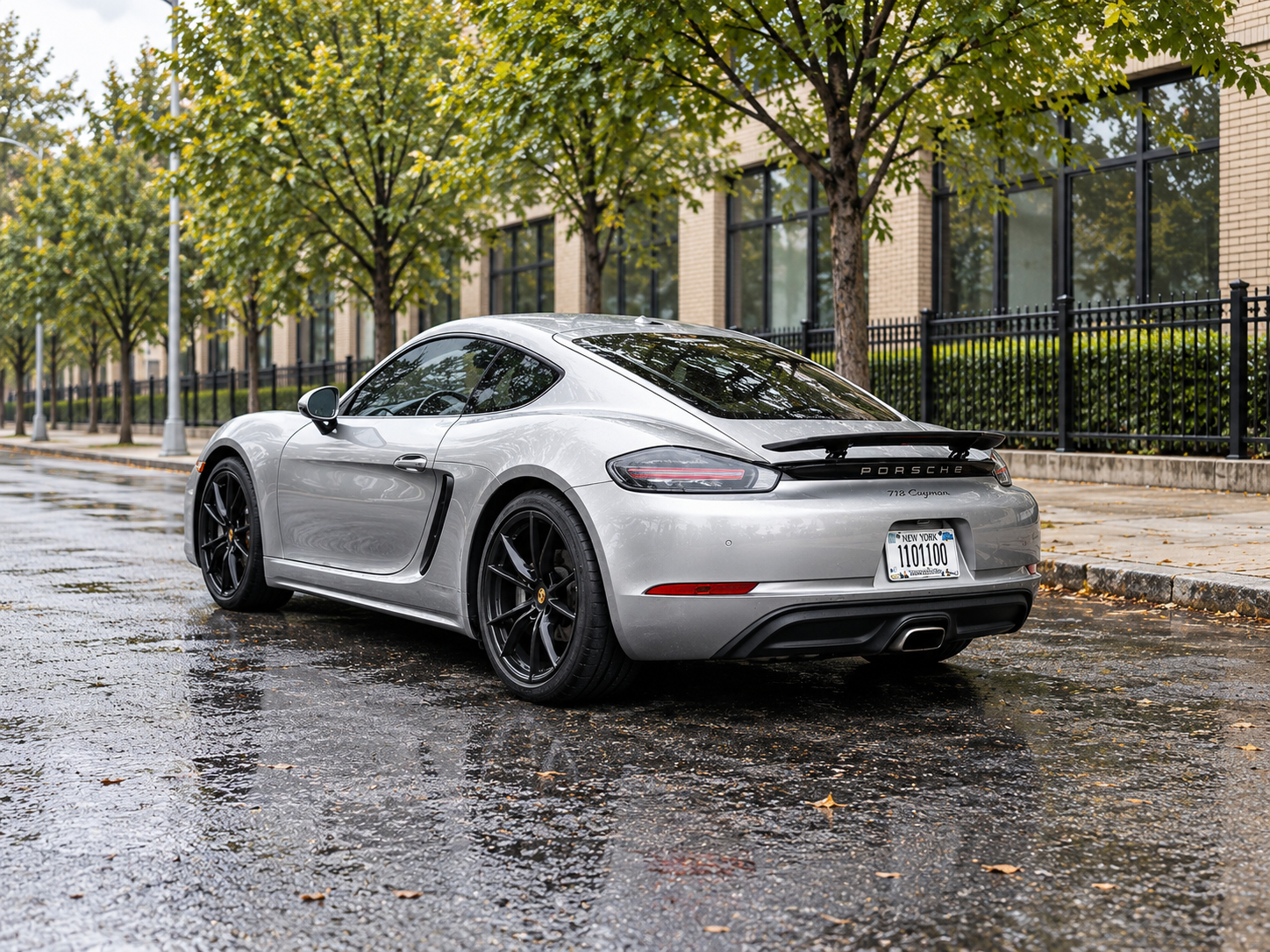 2018 PORSCHE 718 photo 4
