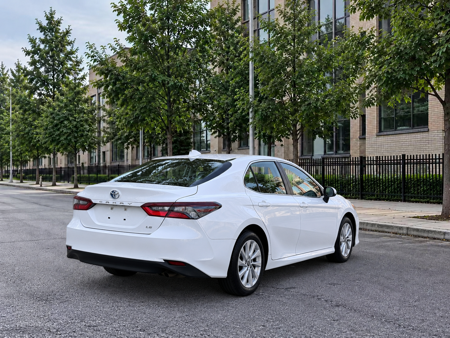 2021 TOYOTA CAMRY LE photo 5