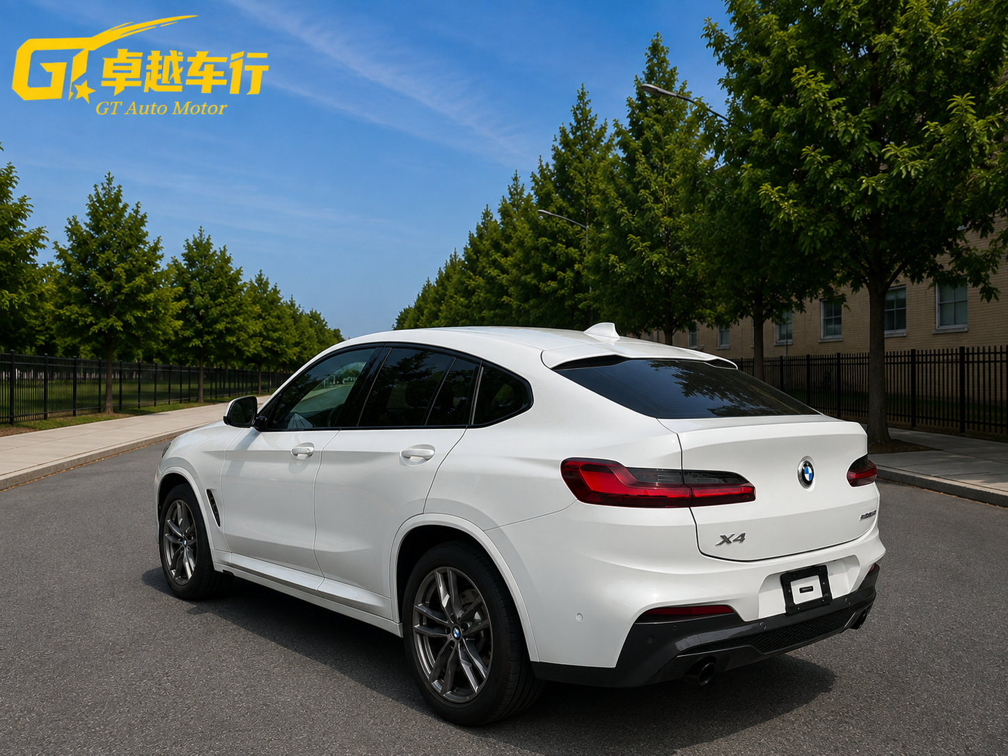 2021 BMW X4 photo 2