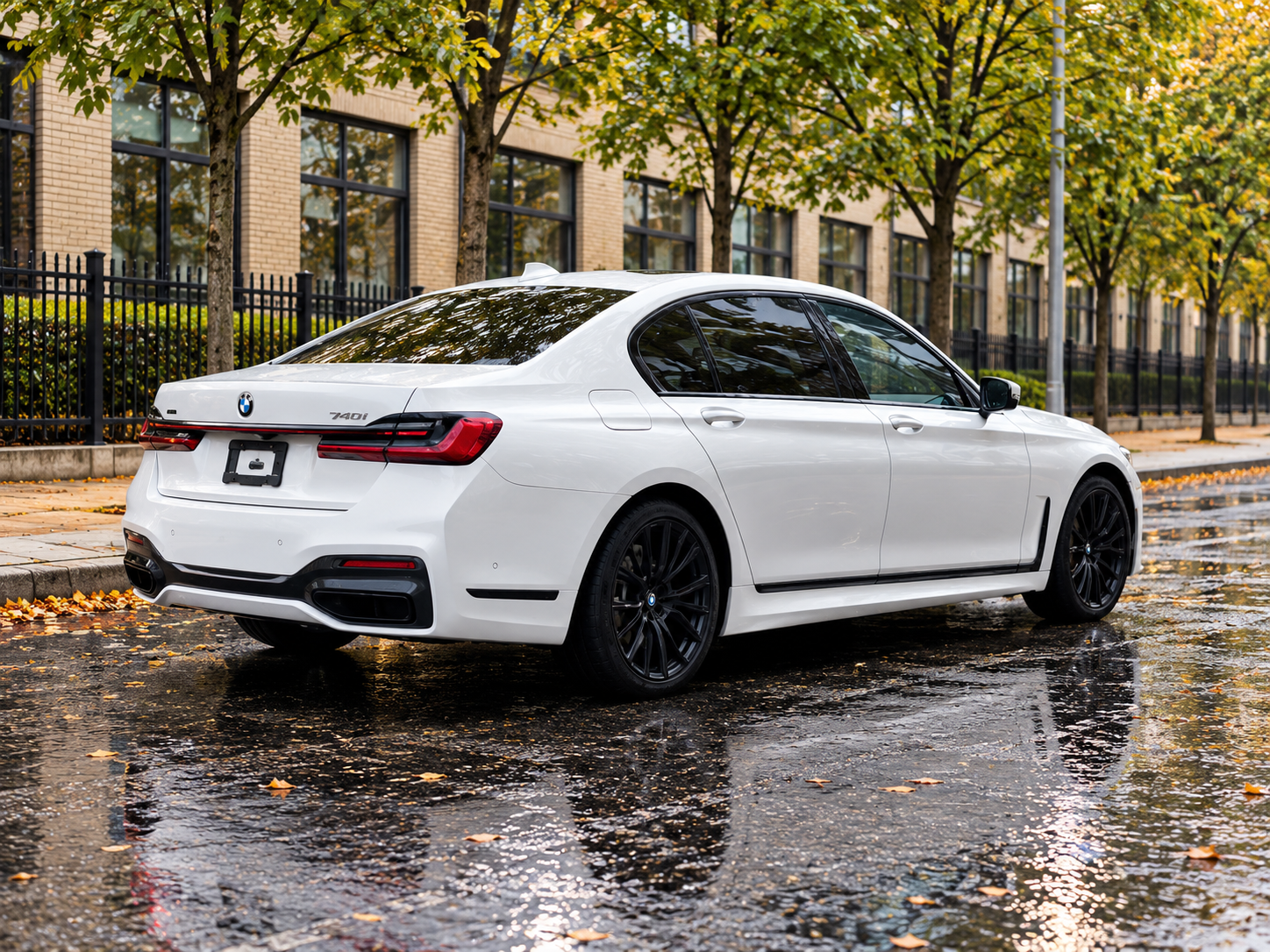 2021 BMW 750 MSPORT photo 3