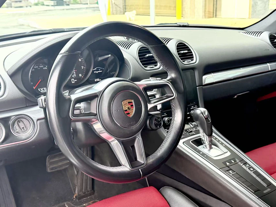 2018 PORSCHE 718 photo 6