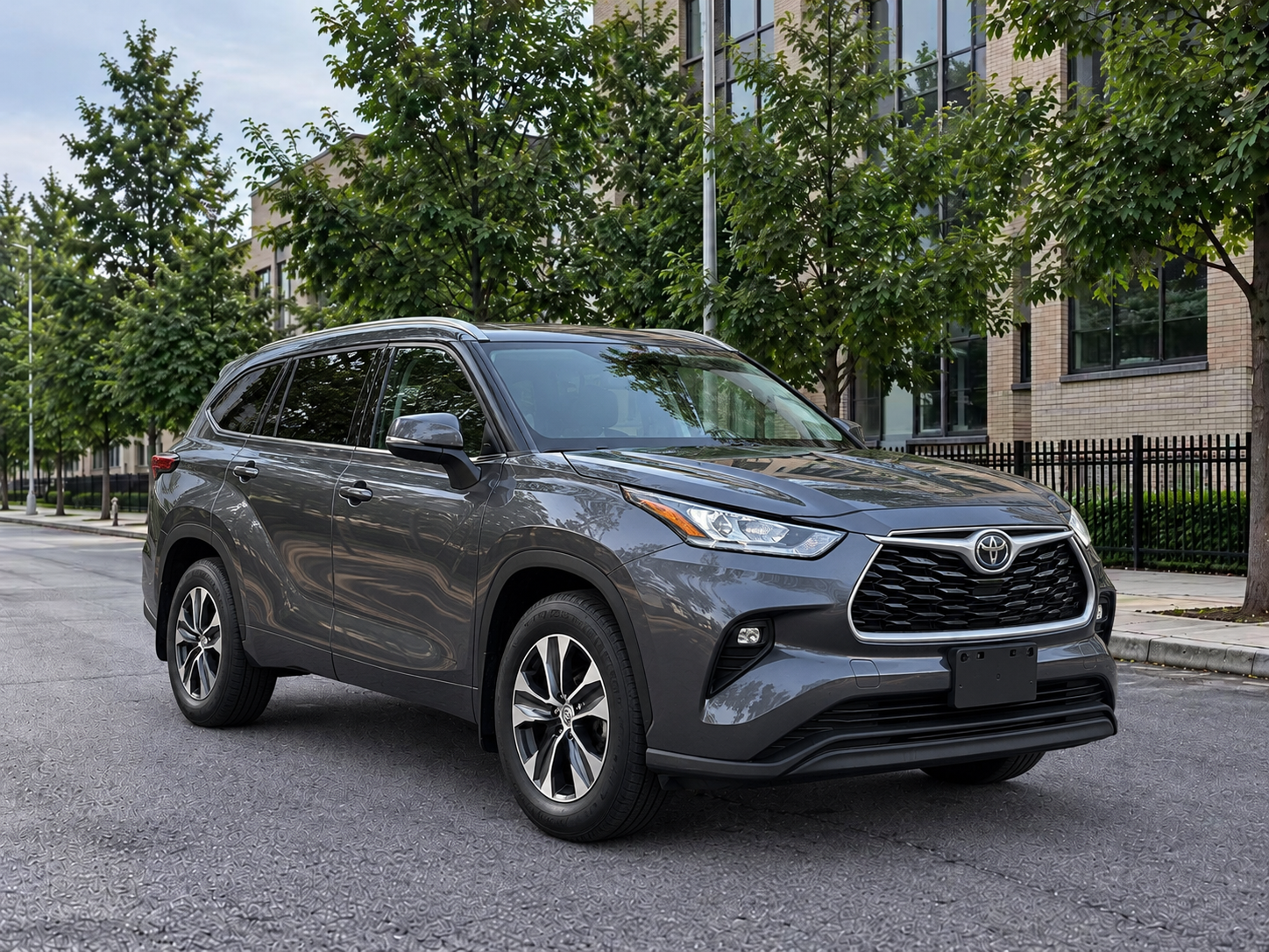 2020 TOYOTA HIGHLANDER XLE photo 5