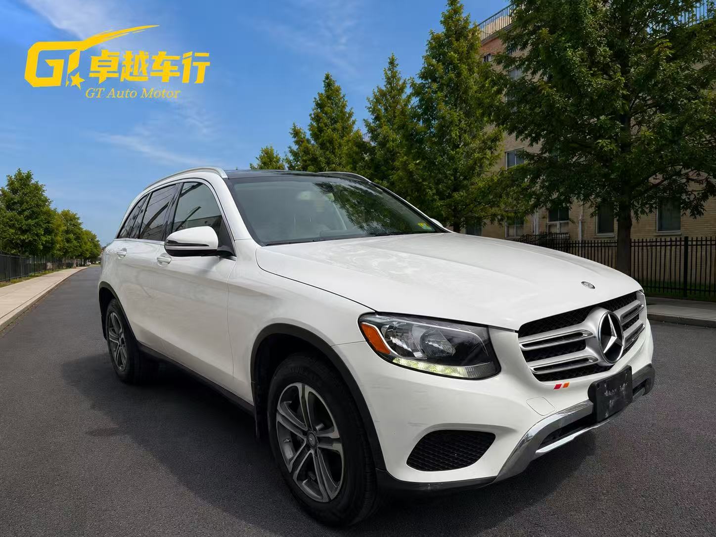 2016 Mercedes-Benz GLC 300 photo 4