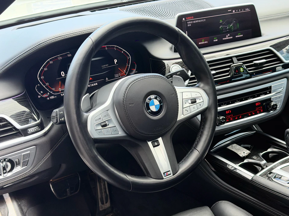 2021 BMW 750 MSPORT photo 7