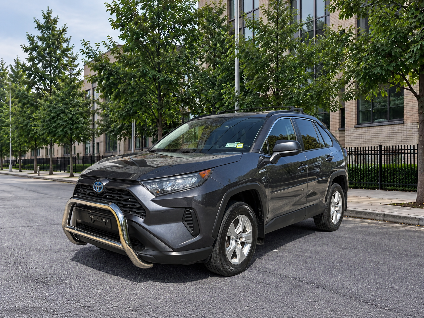 2021 TOYOTA RAV4 HYBIRD LE photo 2