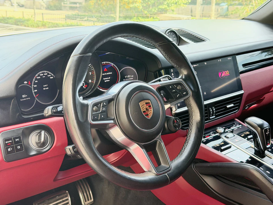 2019 PORSCHE CAYENNE S photo 6