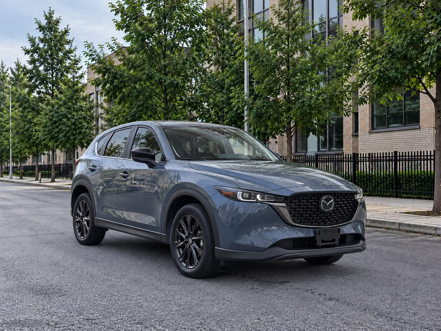 2025 Mazda CX5 Carbon Edition photo 3