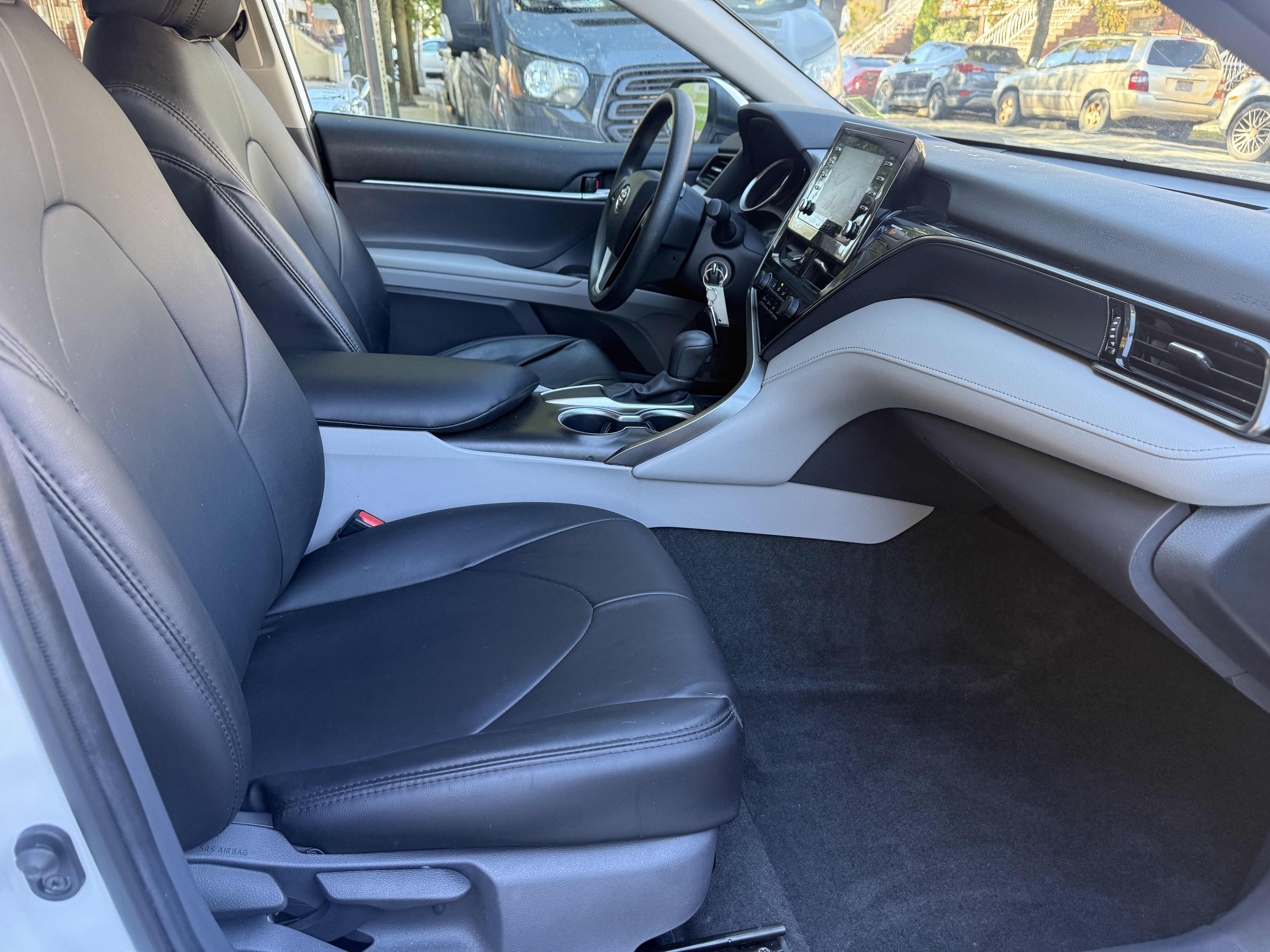 2021 TOYOTA CAMRY LE photo 9