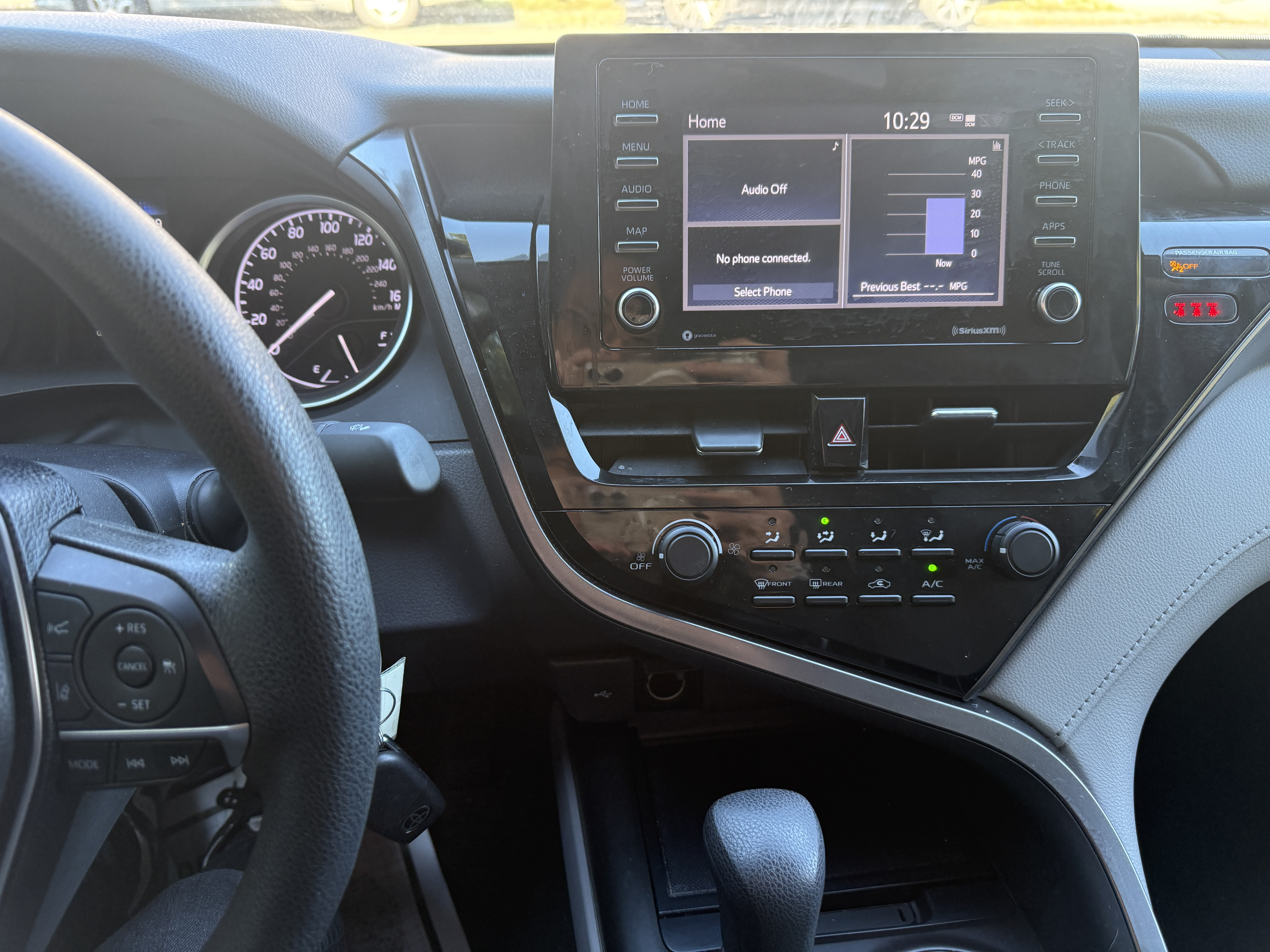2021 TOYOTA CAMRY LE photo 10
