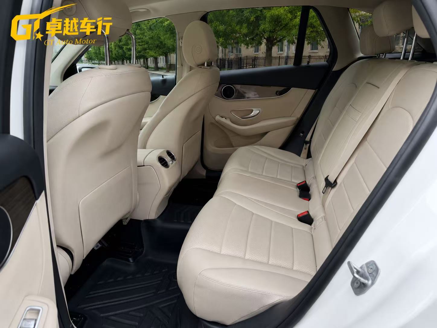 2016 Mercedes-Benz GLC 300 photo 6
