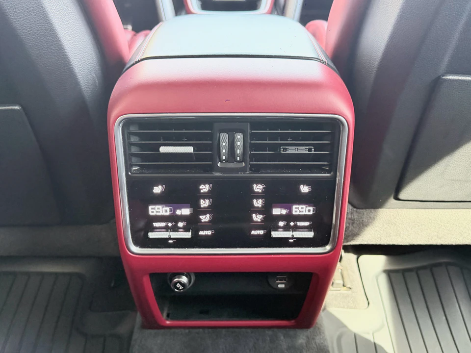 2019 PORSCHE CAYENNE S photo 12