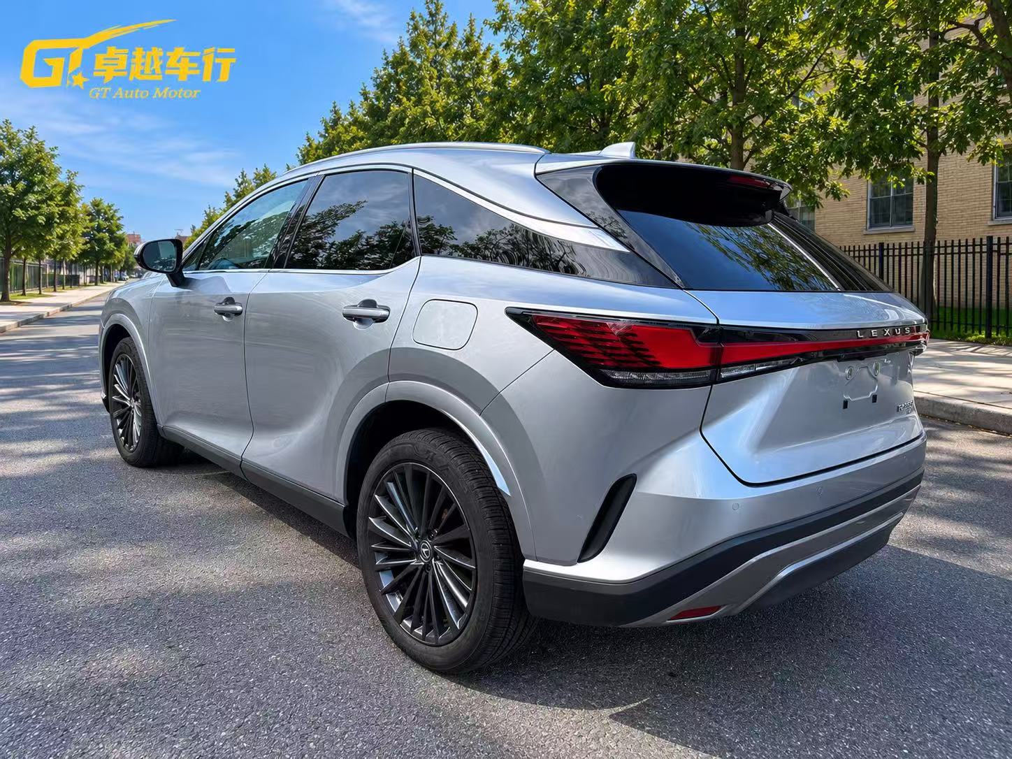 2024 LEXUS RX350 photo 3