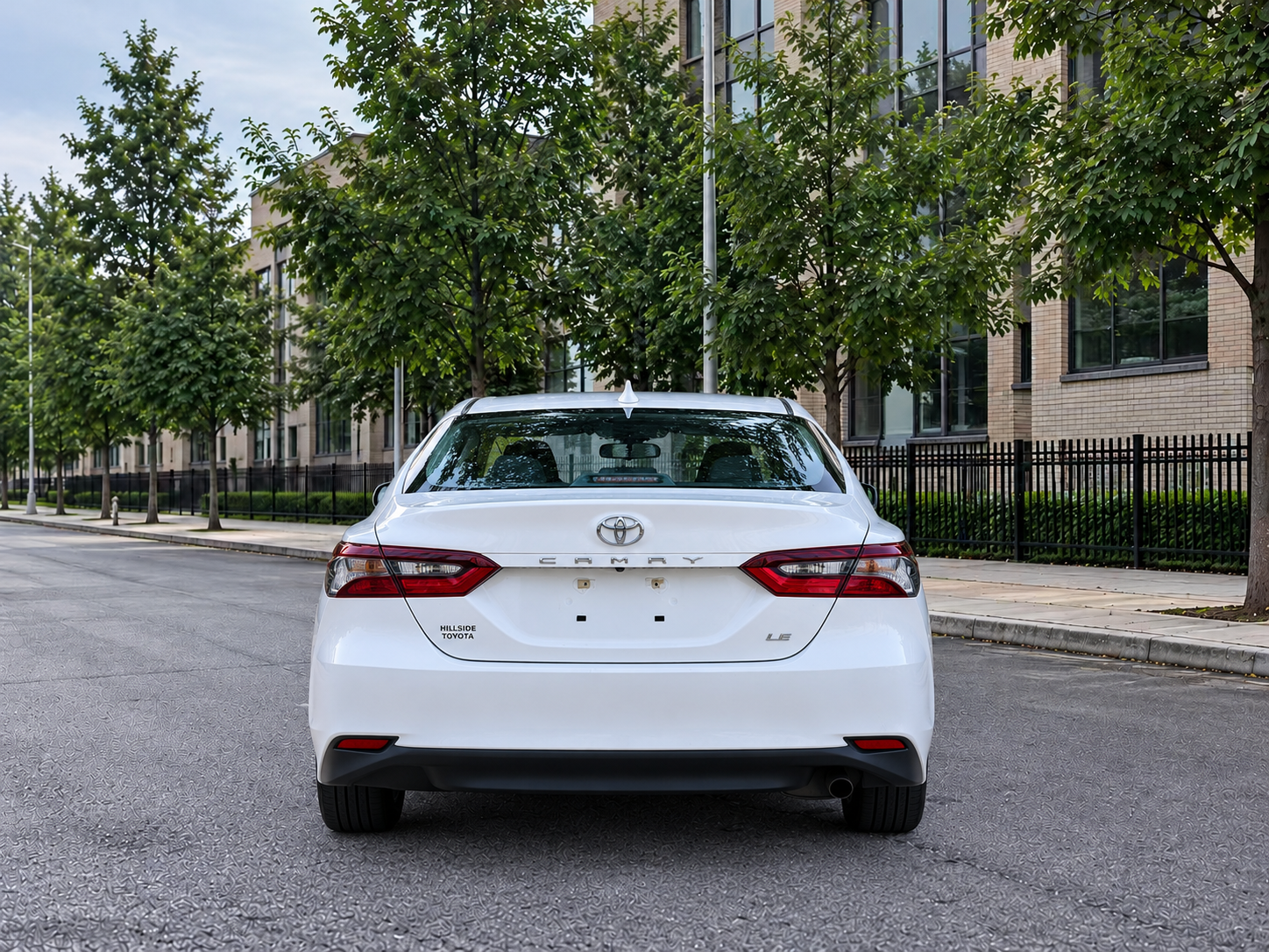 2021 TOYOTA CAMRY LE photo 2