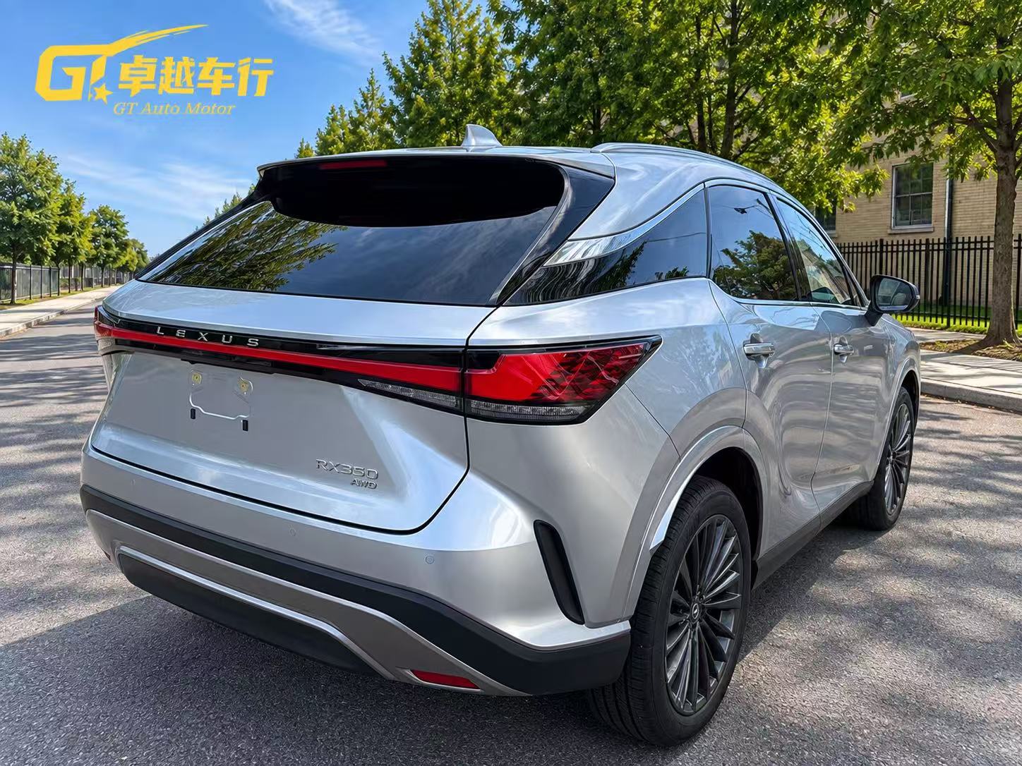 2024 LEXUS RX350 photo 2