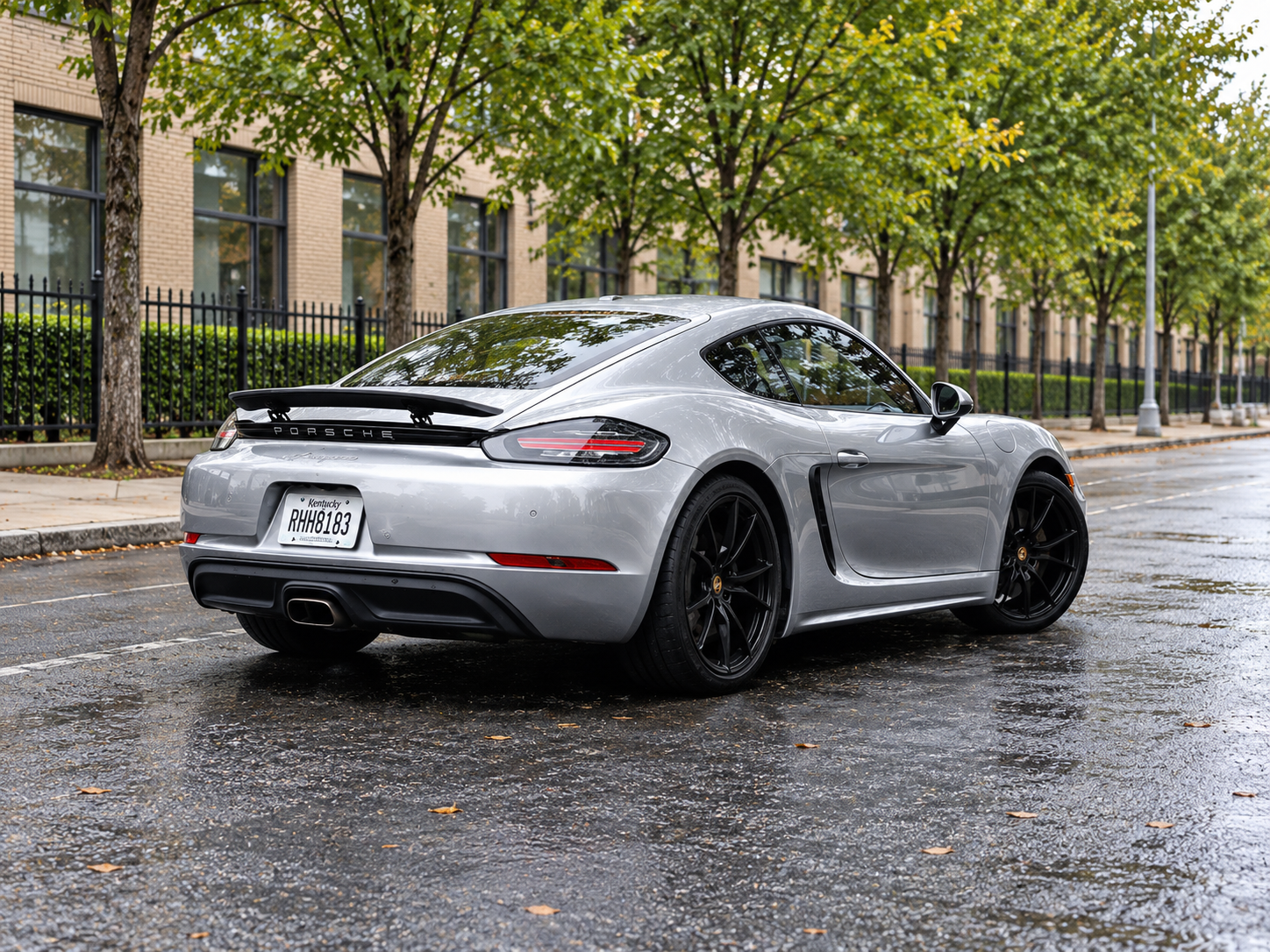 2018 PORSCHE 718 photo 2