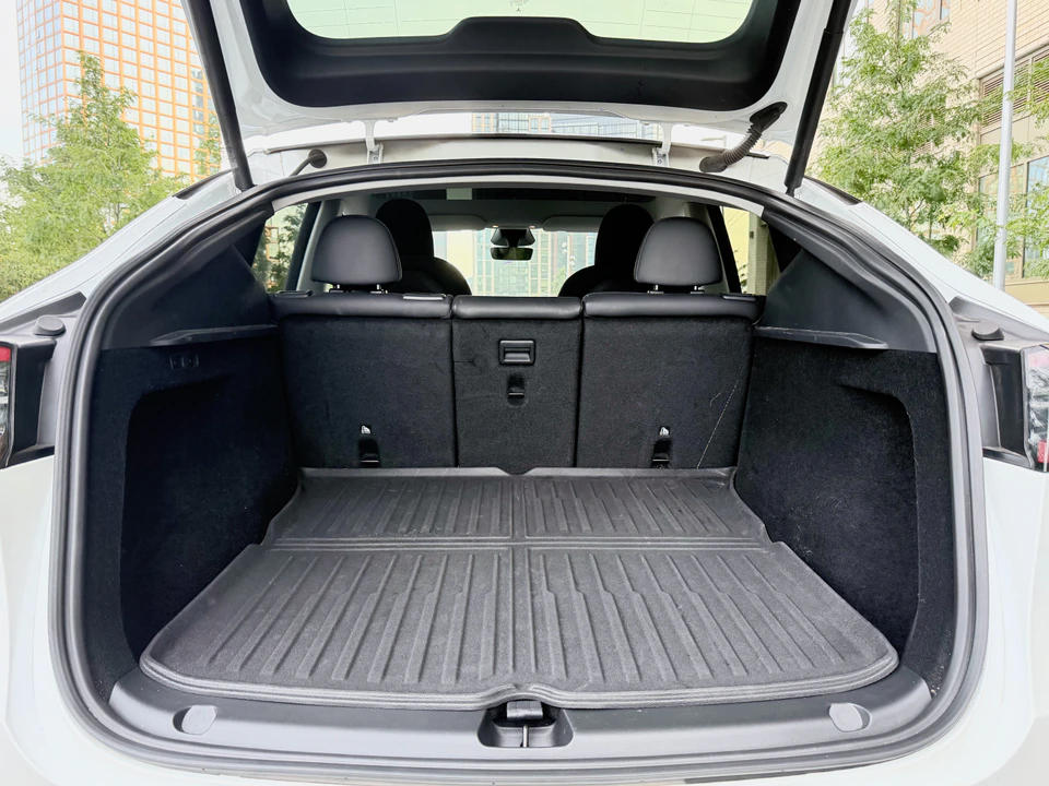 2025 TESLA MODEL Y LONG RANGE photo 11