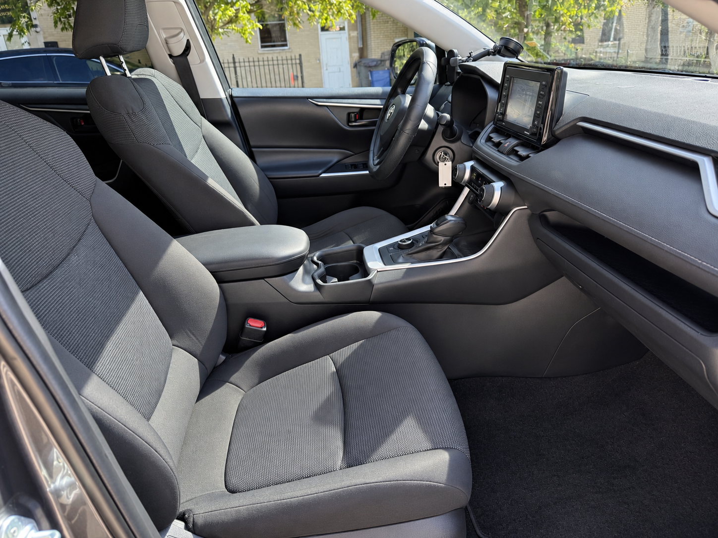 2021 TOYOTA RAV4 HYBIRD LE photo 10