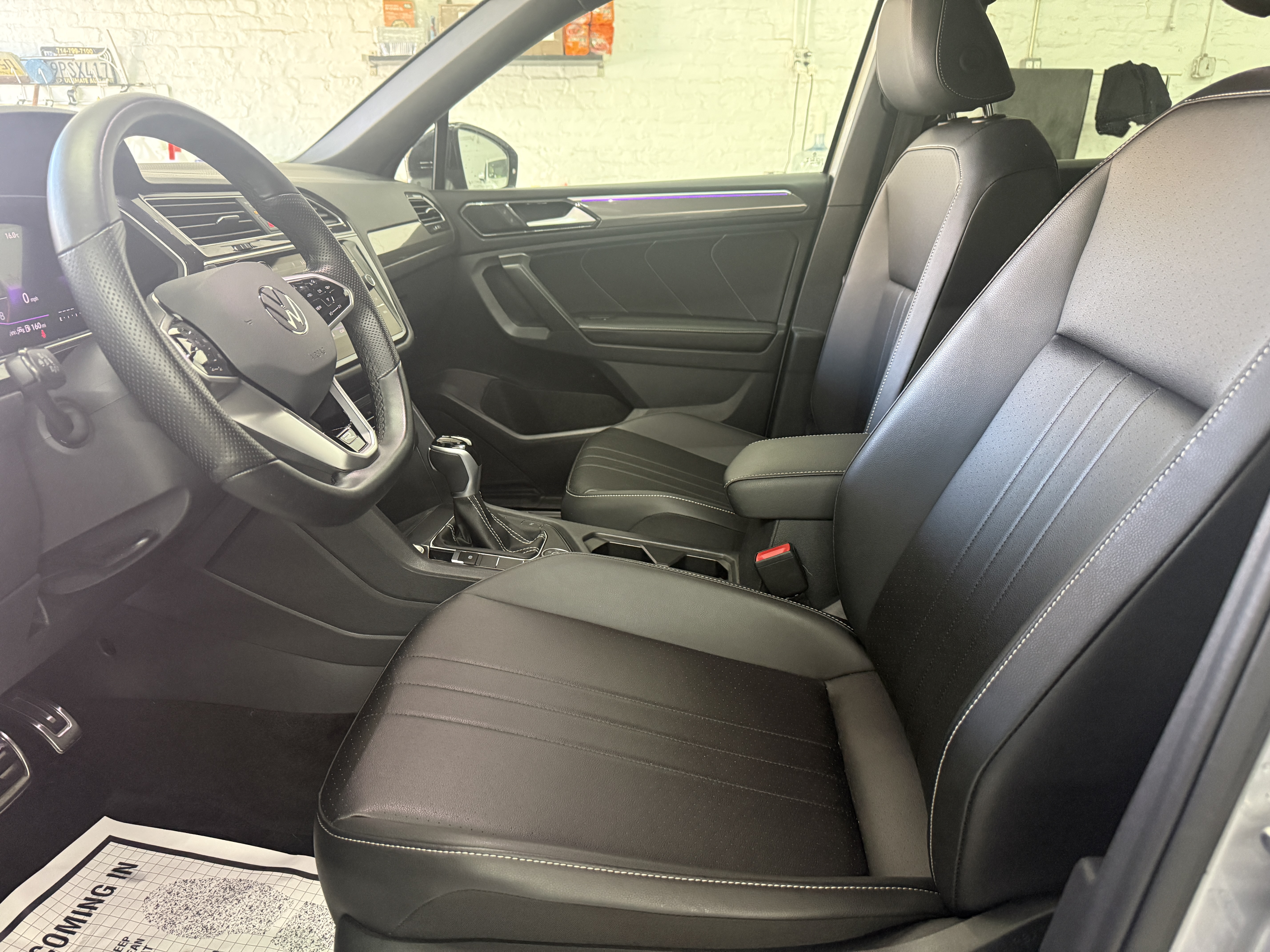 2024 VOLKSWAGEN TIGUAN SE R-LINE photo 8