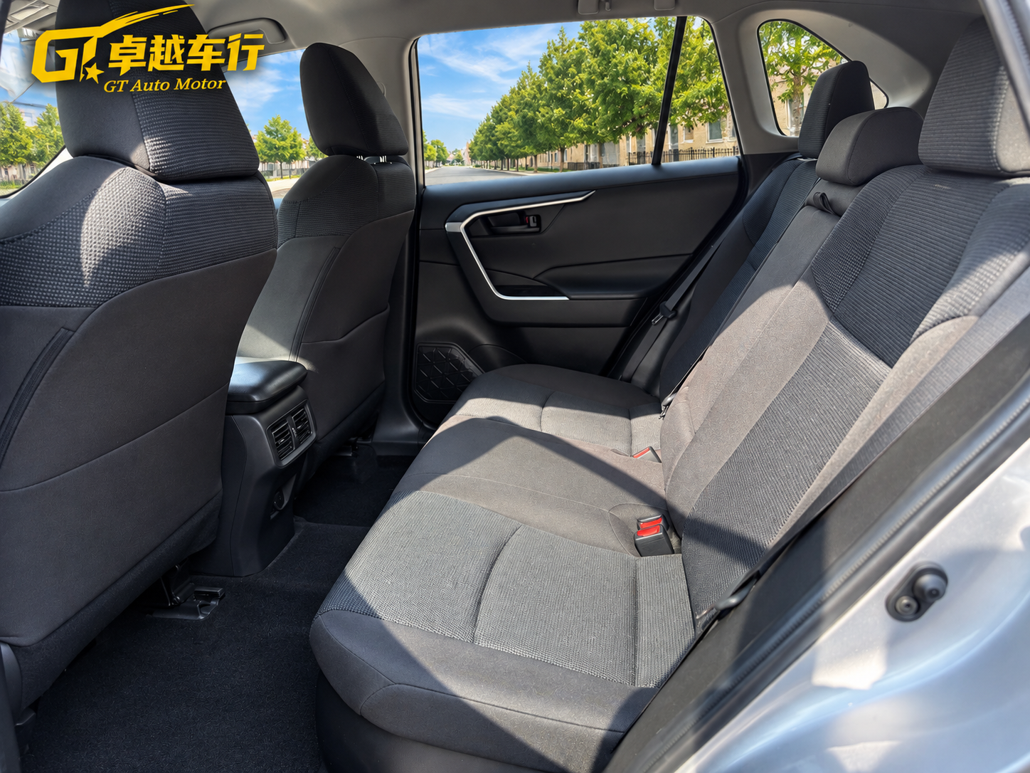 2022 TOYOTA RAV4 LE photo 9